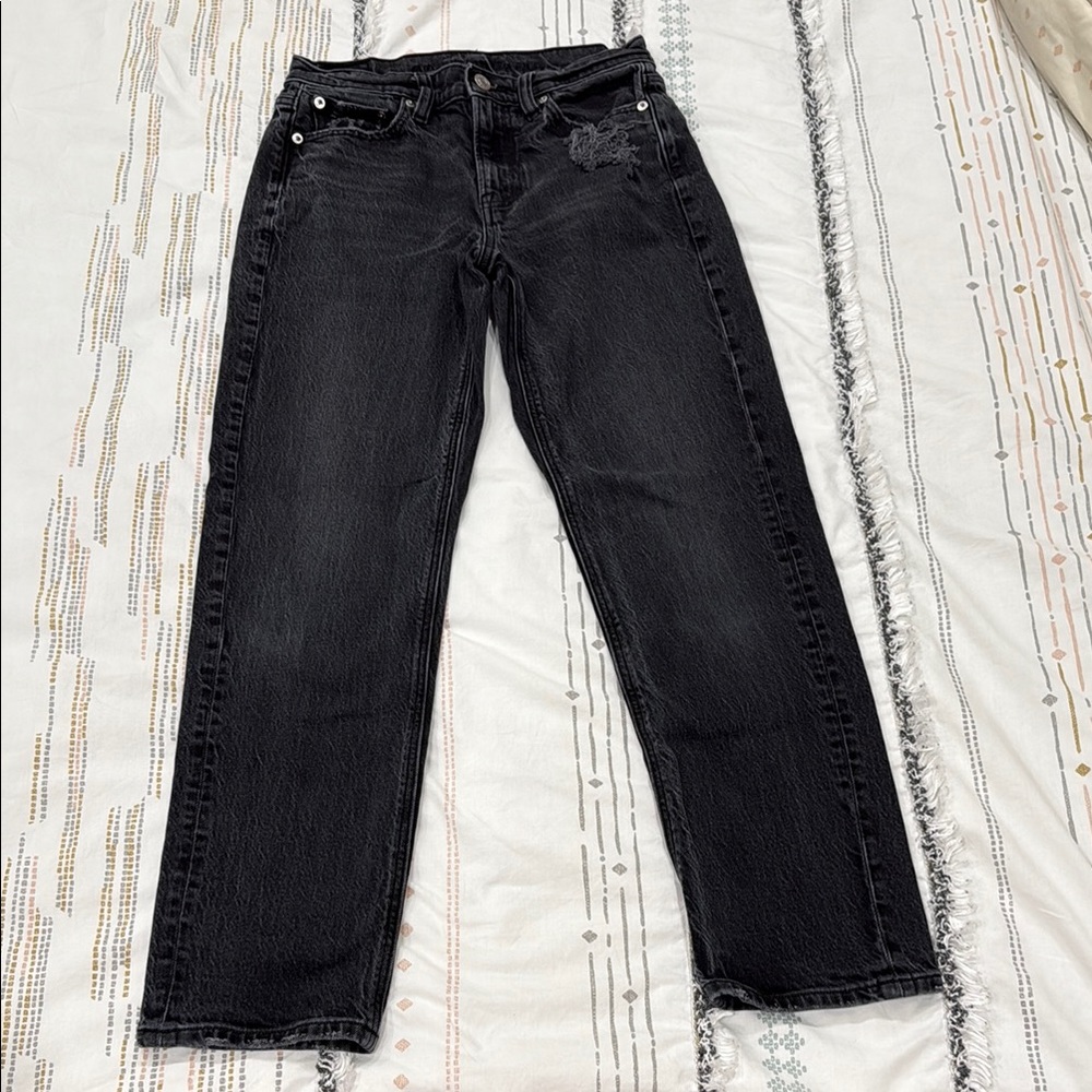 5/$22 Women’s Distressed Black Jeans
